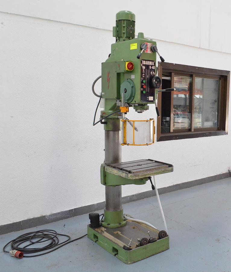 Usado Taladro columna Ibarmia B-40 engranajes