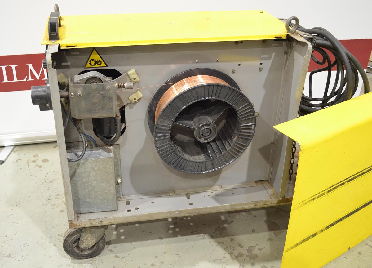 Usado Maquina soldar hilo usada CEA Maxi-Compact 300