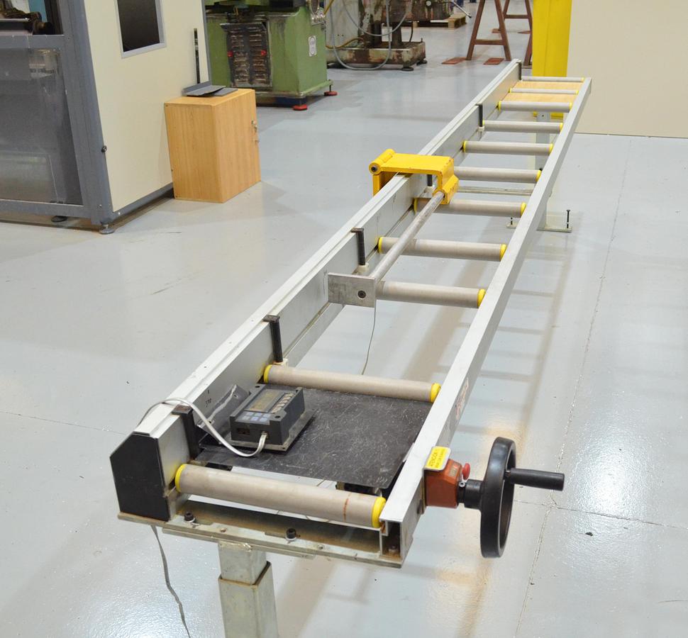 Usado Tope medidor Tronzadoras MG para aluminio con lector digital
