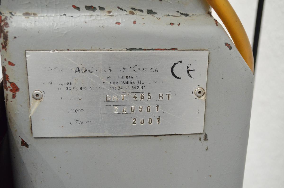 Usado Taladro sobremesa correas MG BMT 465 BT