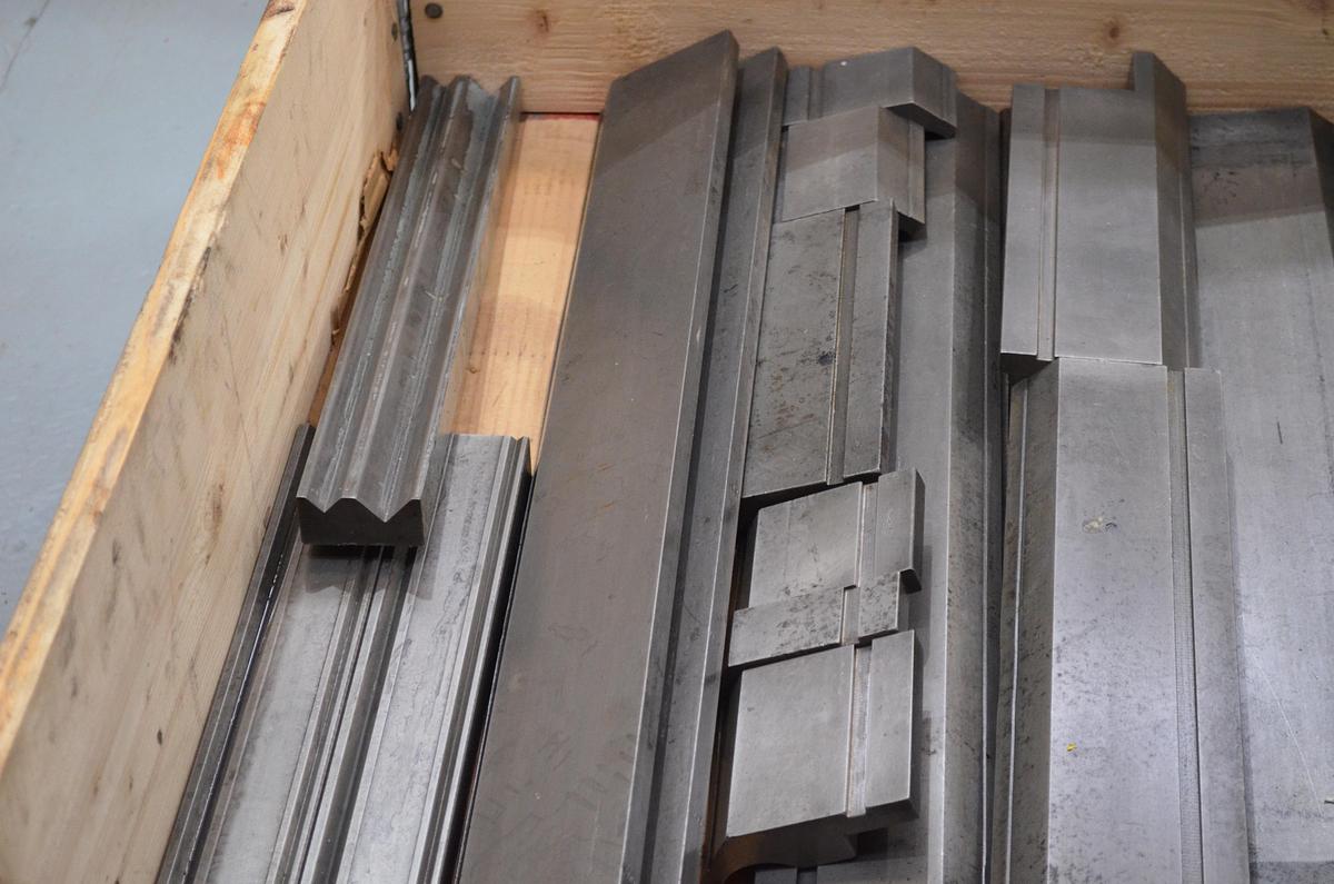 Usado Plegadora hidráulica MEBUSA RG.103