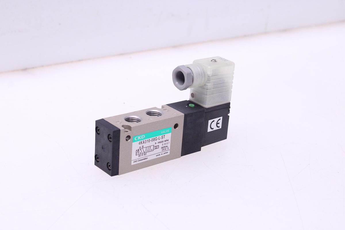 Usado Electroválvula CKD 4KA310-08G-L-DC24V-ST