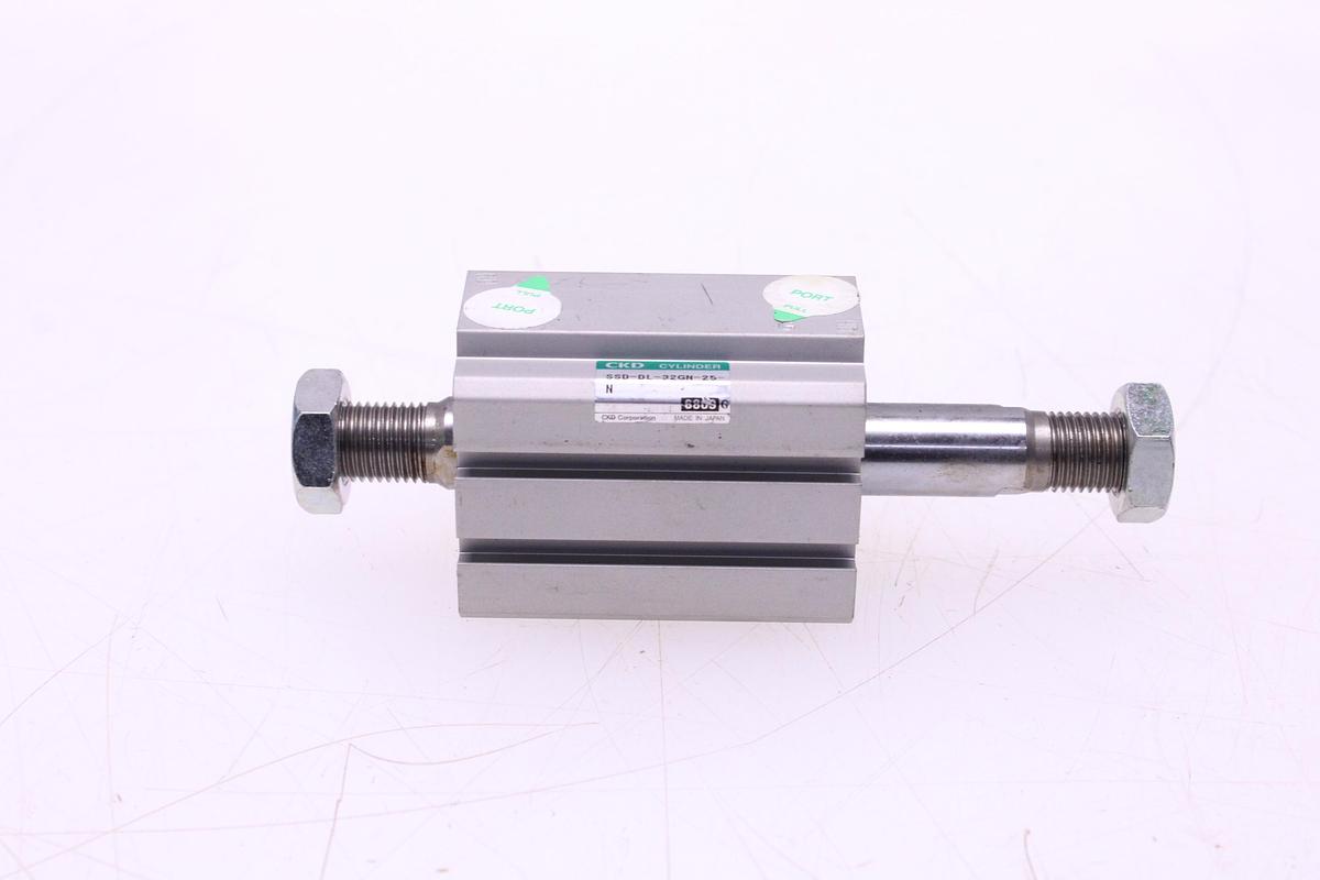 Usado Cilindro Neumático CKD SSD-DL-32GN-25-N