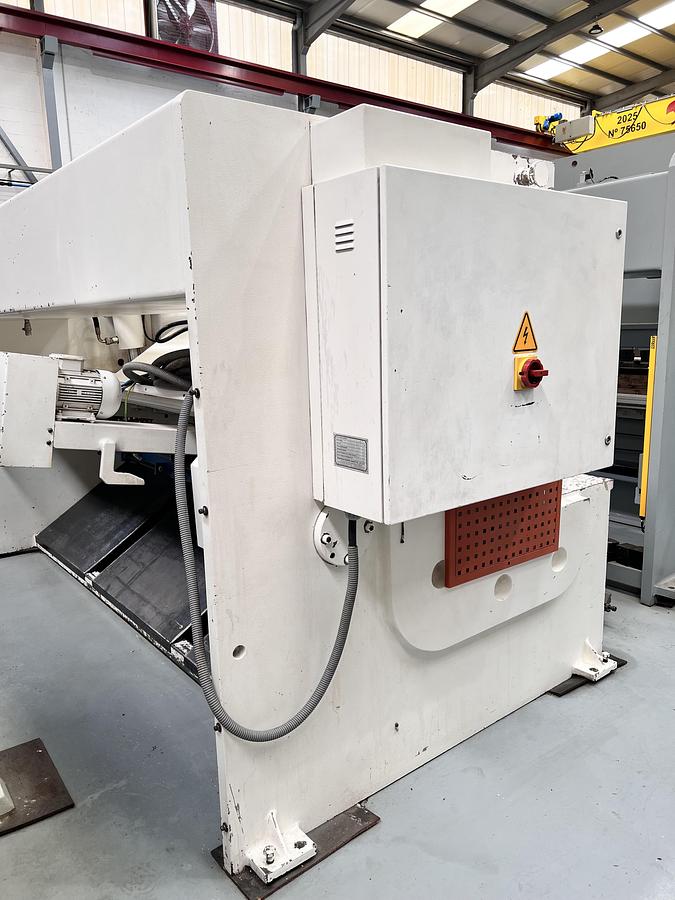 Usado Cizalla hidráulica ERMAKSAN HGD 3100-10