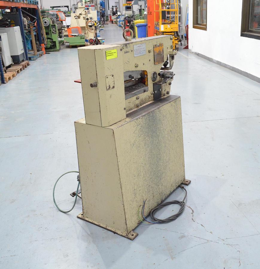 Usado Punzonadora hidráulica GEKA Microcrop 36 - 1318