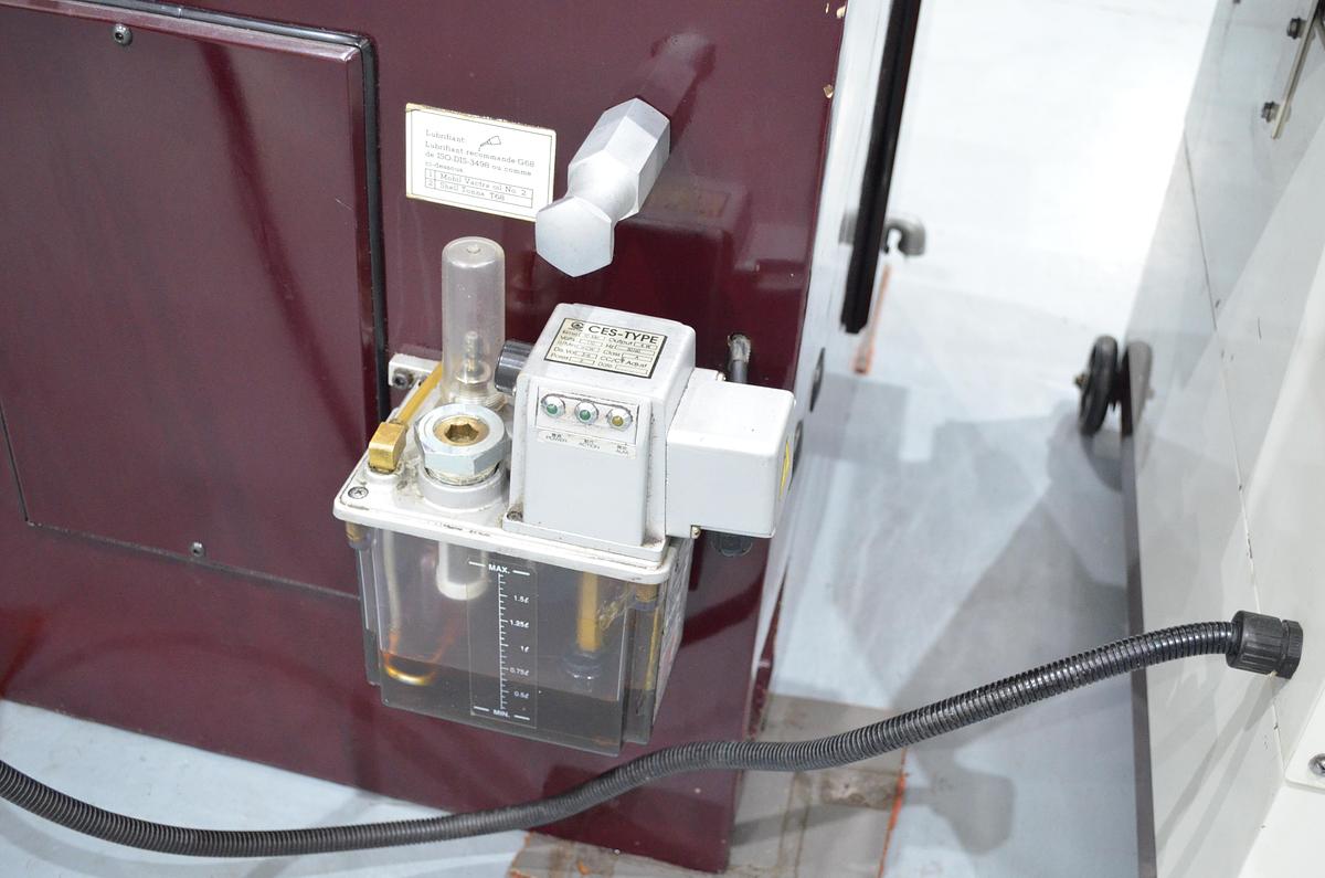 Usado Rectificadora Chevalier FSG-3A818 Eje z autom