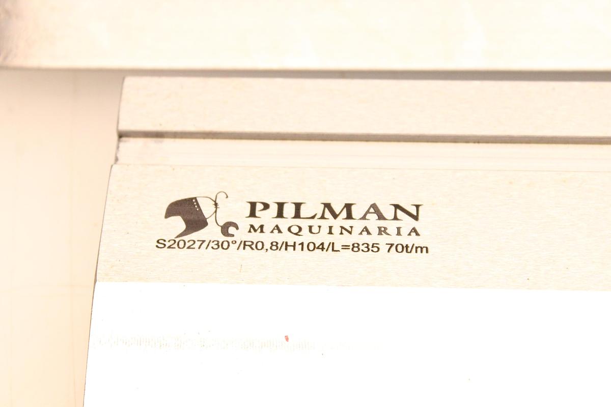 Usado Juego 3.050mm Punzón Promecam S2027 H104 30º R0.8