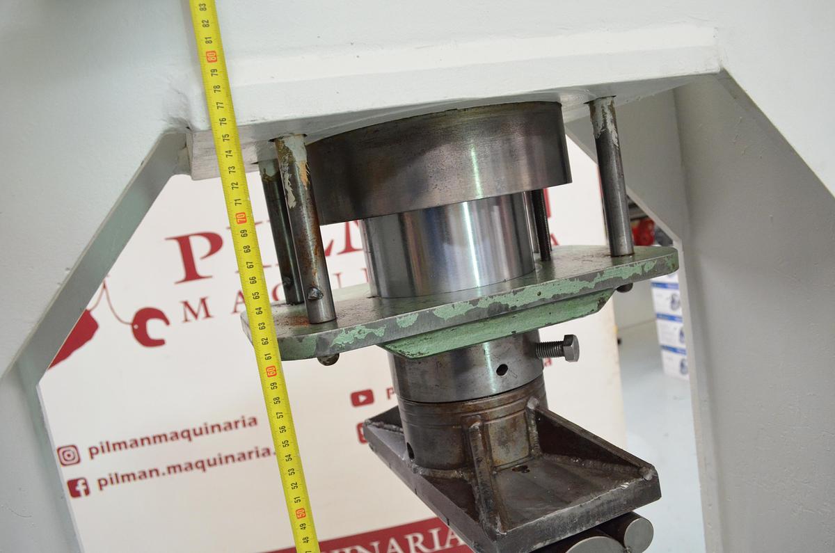 Usado Prensa hidraulica CAMP 100tn