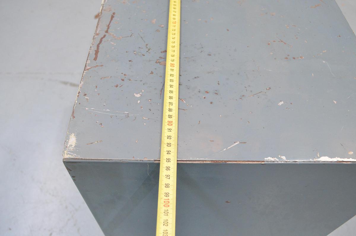 Usado Armario metalico 2 puertas 950x420x900(h)mm