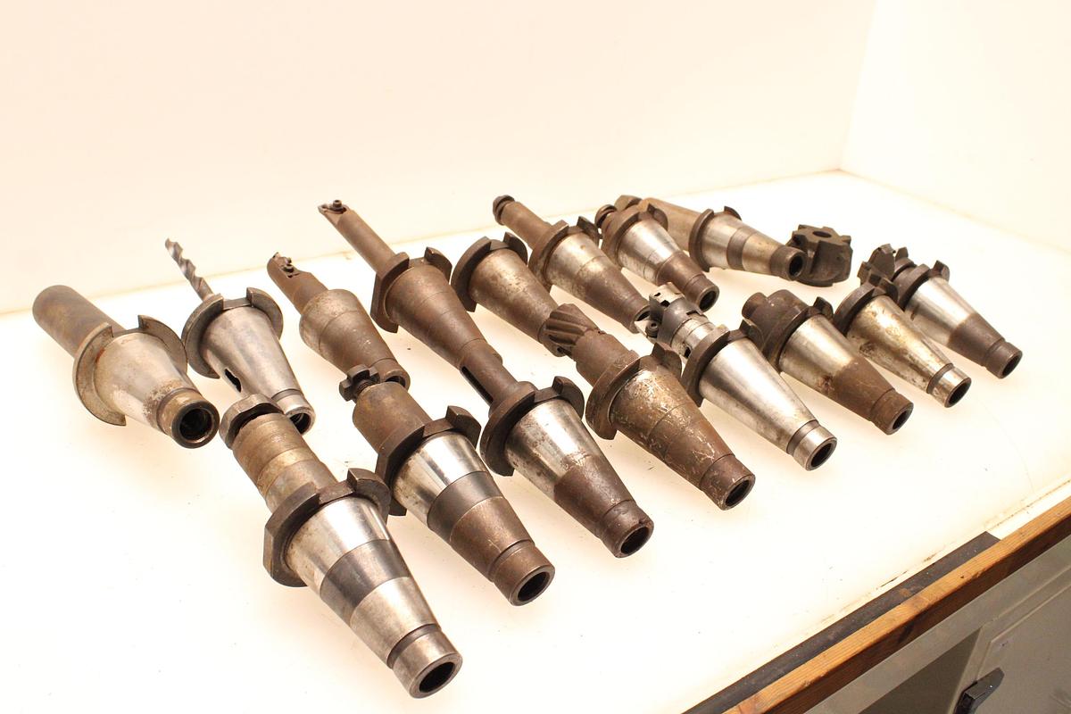 Usado Lote Portafresas y Mandrinos Cono ISO 50 - 