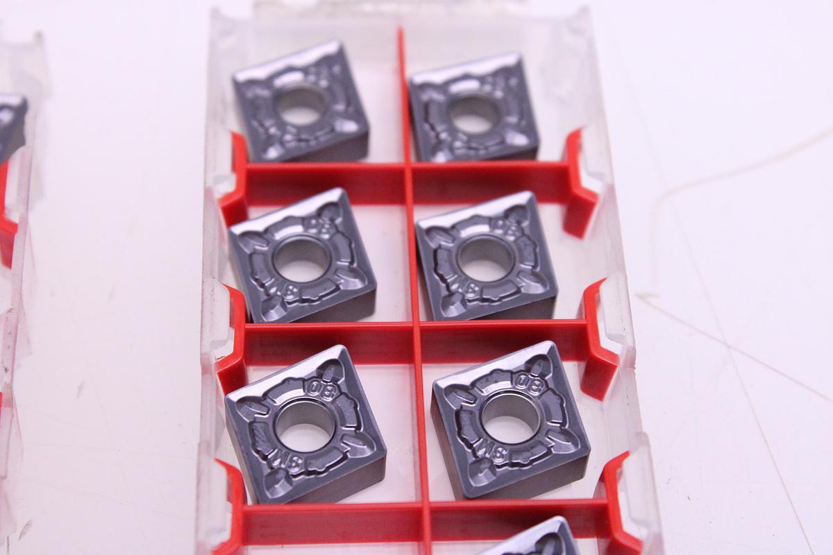 Usado Herramienta portaplaquitas PCLNR2020-K12 y Widias CNMG120408