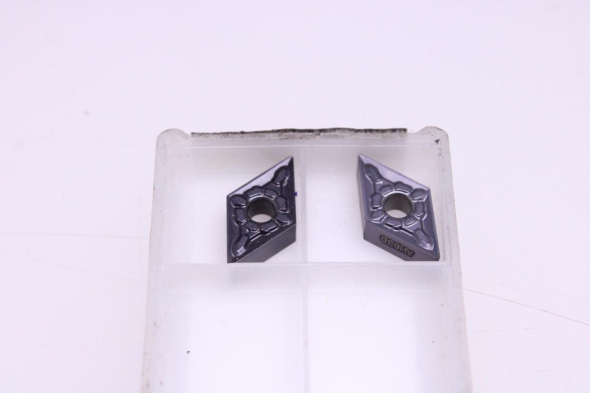 Usado Herramienta Portaplaquitas y plaquitas de widia DNMG 110404