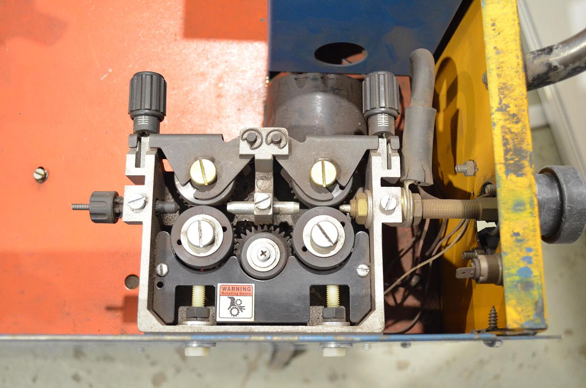 Usado Maquina soldar hilo KD GLC 359 B