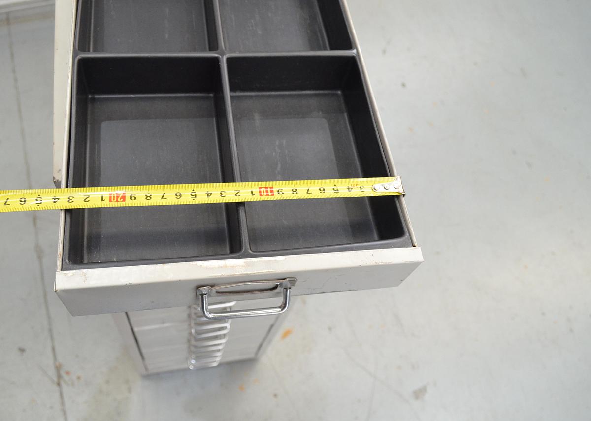 Usado Cajonera metálica con ruedas 280x410x880(h)mm
