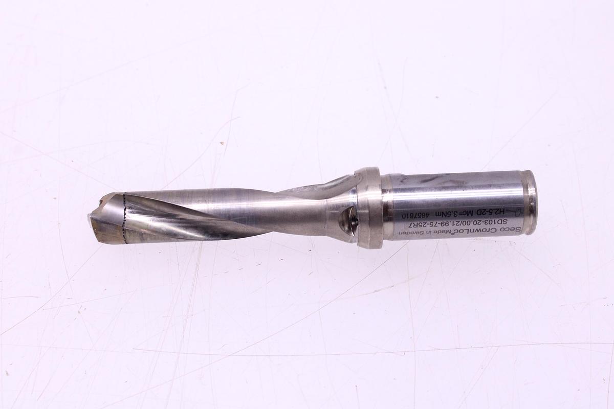 Usado Broca Portaplaquitas SECO SD103-20.00-21.99-75-25-R7 + Widias SD100-20.00-P / SD100-20.50-P