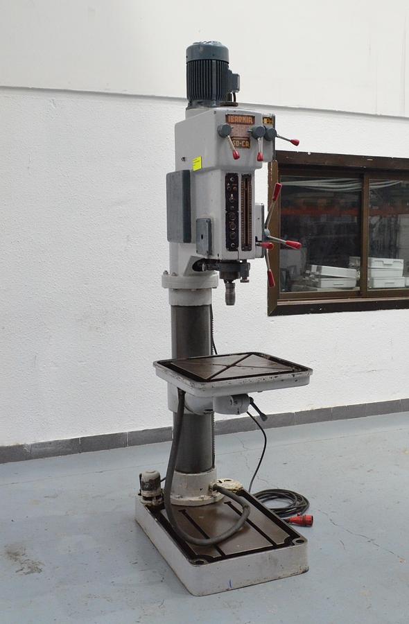 Usado Taladro columna Ibarmia 50-CA gris