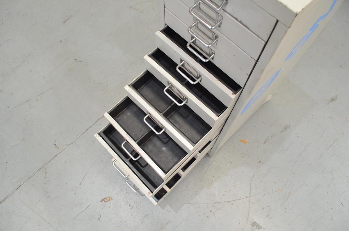 Usado Cajonera metálica con ruedas 280x410x880(h)mm