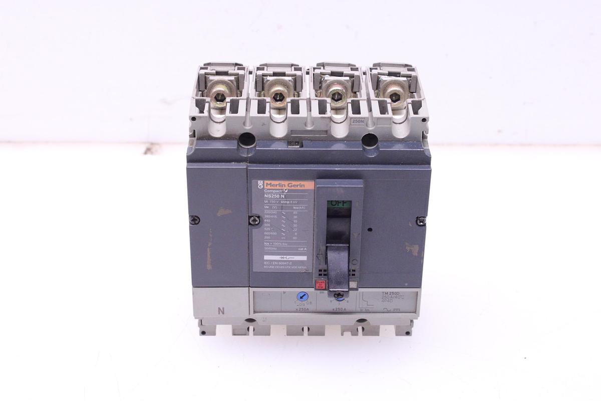 Usado Disyuntor Merlin Gerin Compact NS250N