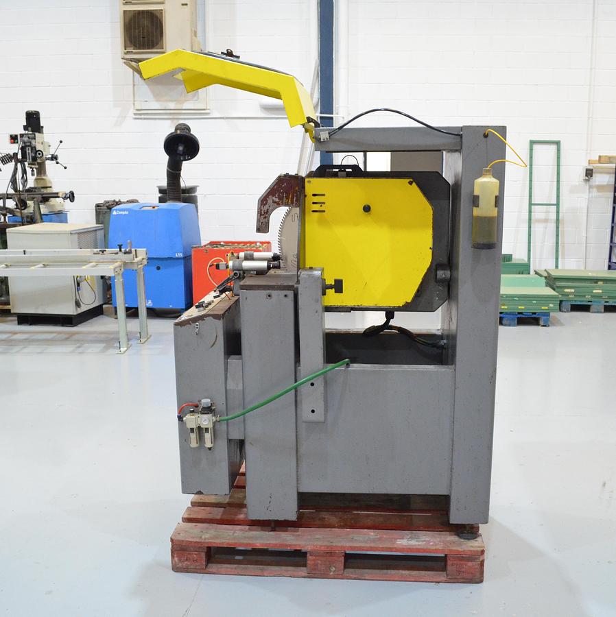 Usado Tronzadora frontal aluminio TRE C 3C modelo TA 450A