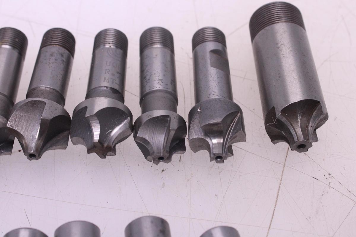 Usado 27 Fresas de 10 a 42mm para redondear angulos