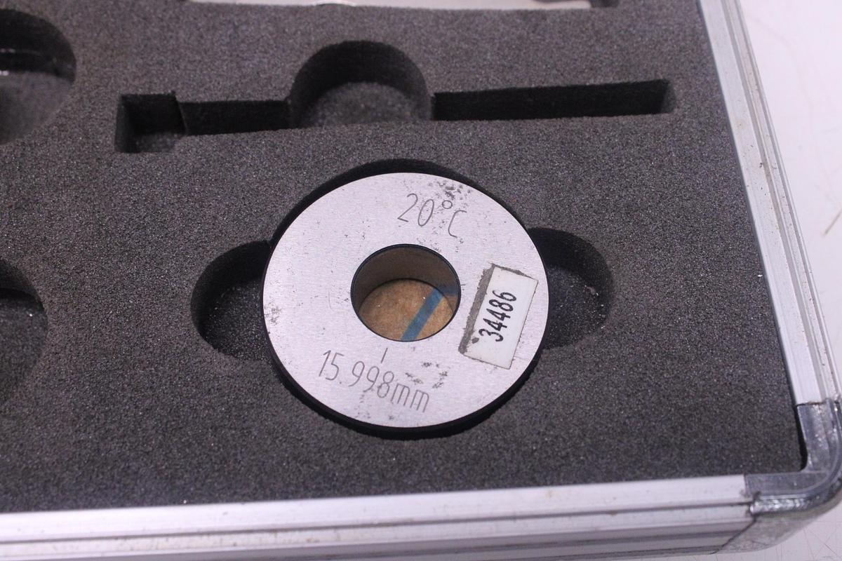 Usado Micrómetro interior 3 puntos SARA 12-20mm (0,005mm)