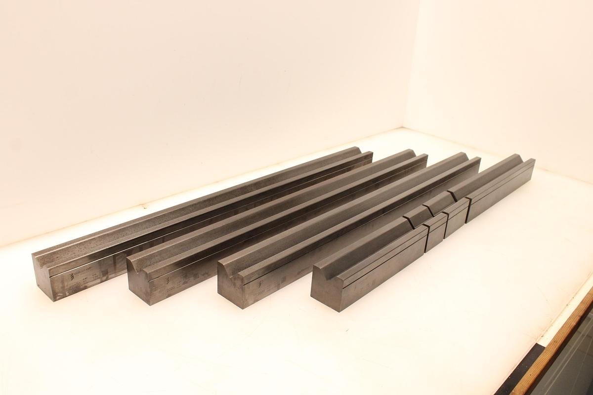 Usado Juego Matrices EUROSTAMP 2020 85º V32 - 835 mm