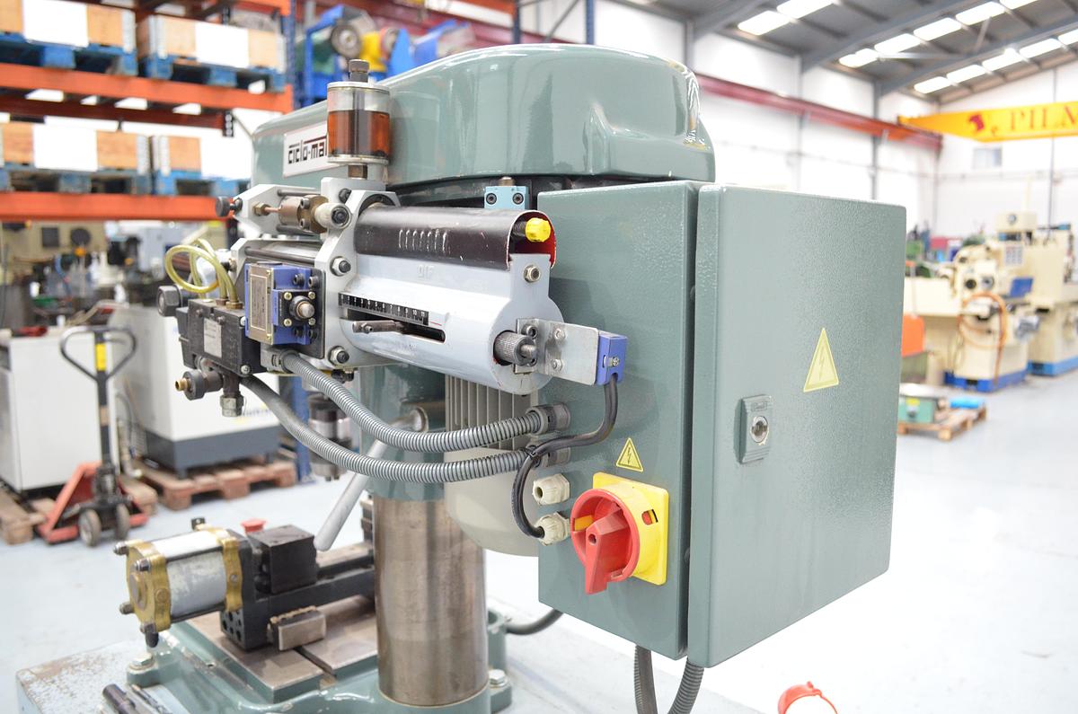 Usado Taladro sobremesa automático Aikartu Ciclo-Matic TCOR Año 2006