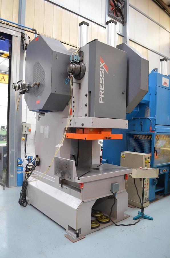 Usado Prensa excentrica PRESSIX 130CNR6 con tope