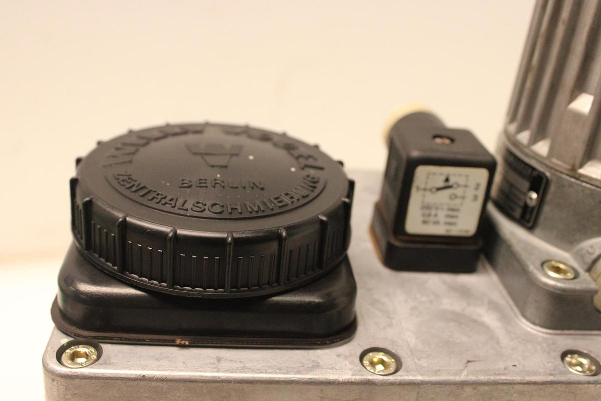 Usado Bomba de Lubricación WILLY VOGEL MFE 5/BW 3