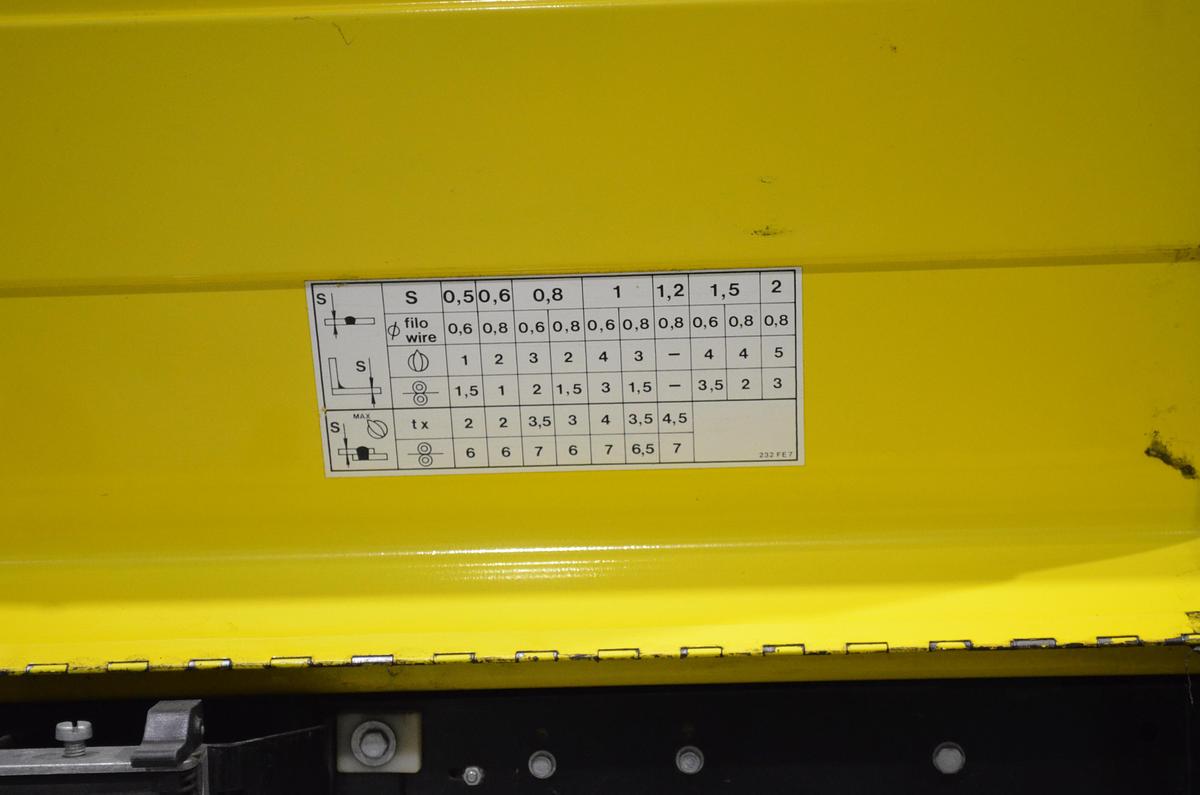 Usado Maquina soldar hilo monofasica CEA Micro-CAR 180