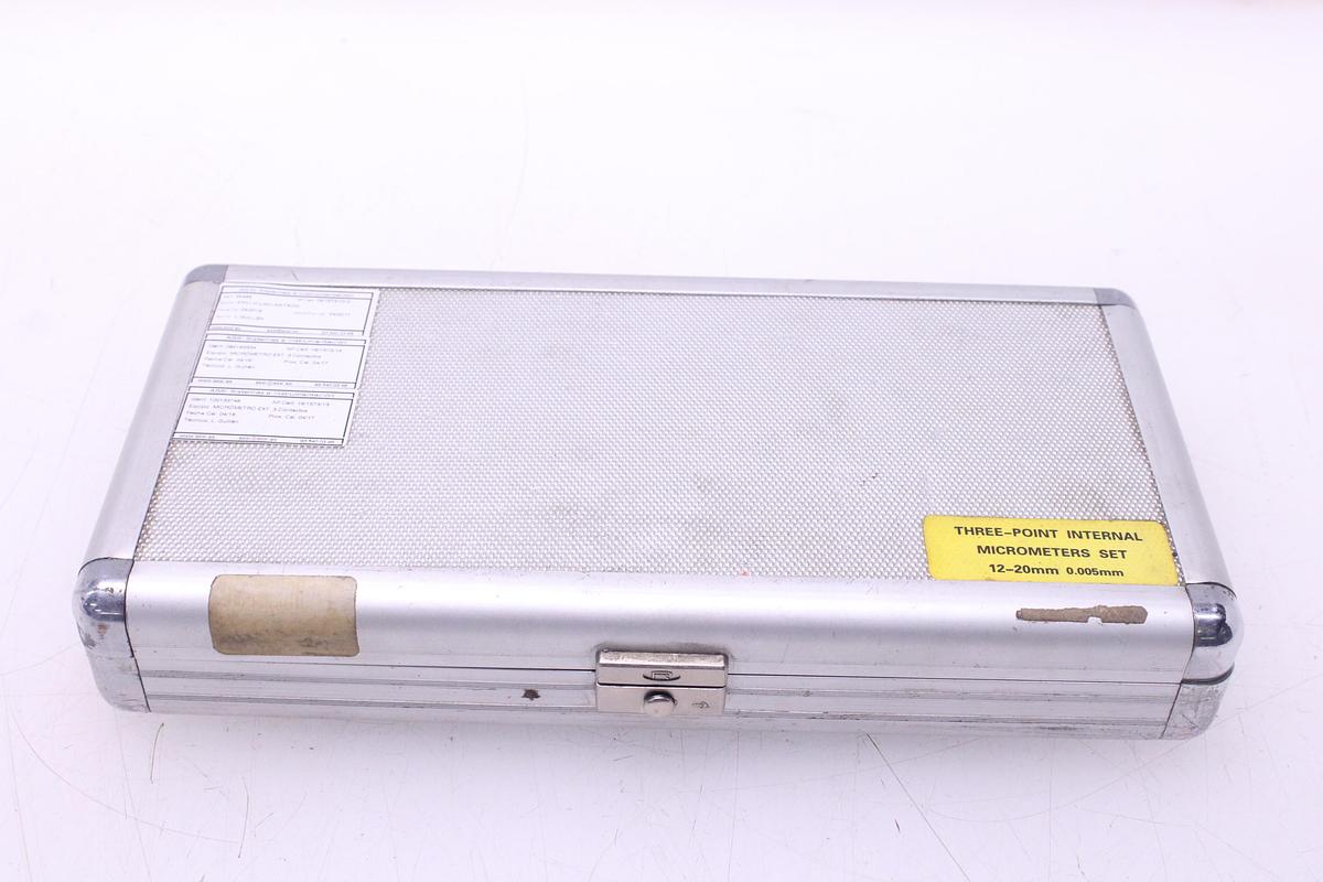 Usado Micrómetro interior 3 puntos SARA 12-20mm (0,005mm)