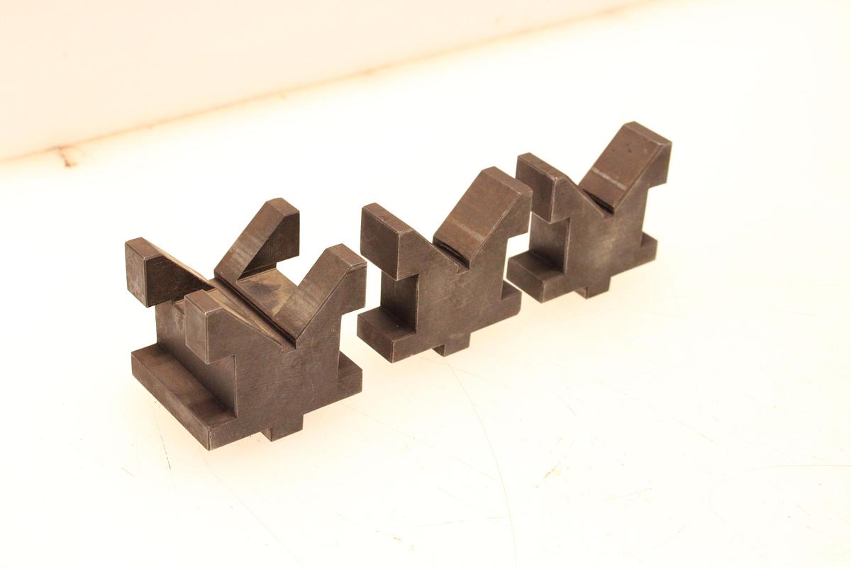 Usado Lote Bloques en V para fresadora