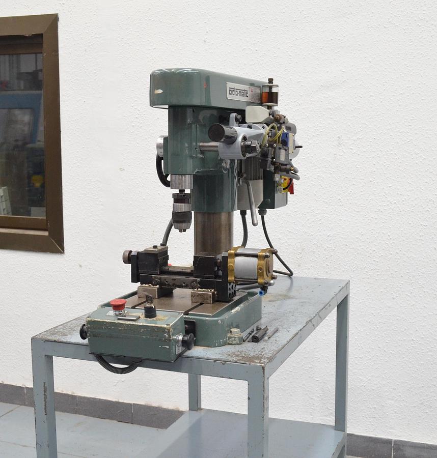 Usado Taladro sobremesa automático Aikartu Ciclo-Matic TCOR Año 2006