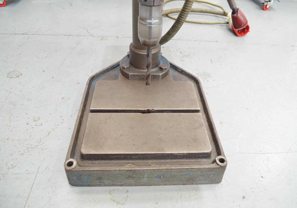 Usado Taladro sobremesa correas Ara-Mon 501