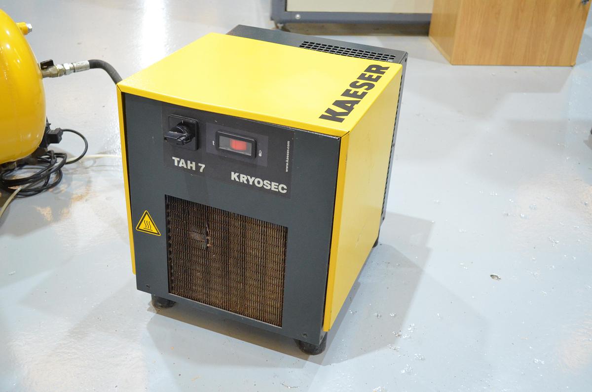 Usado Compresor doble pistón KAESER KCT 401-100 con secador