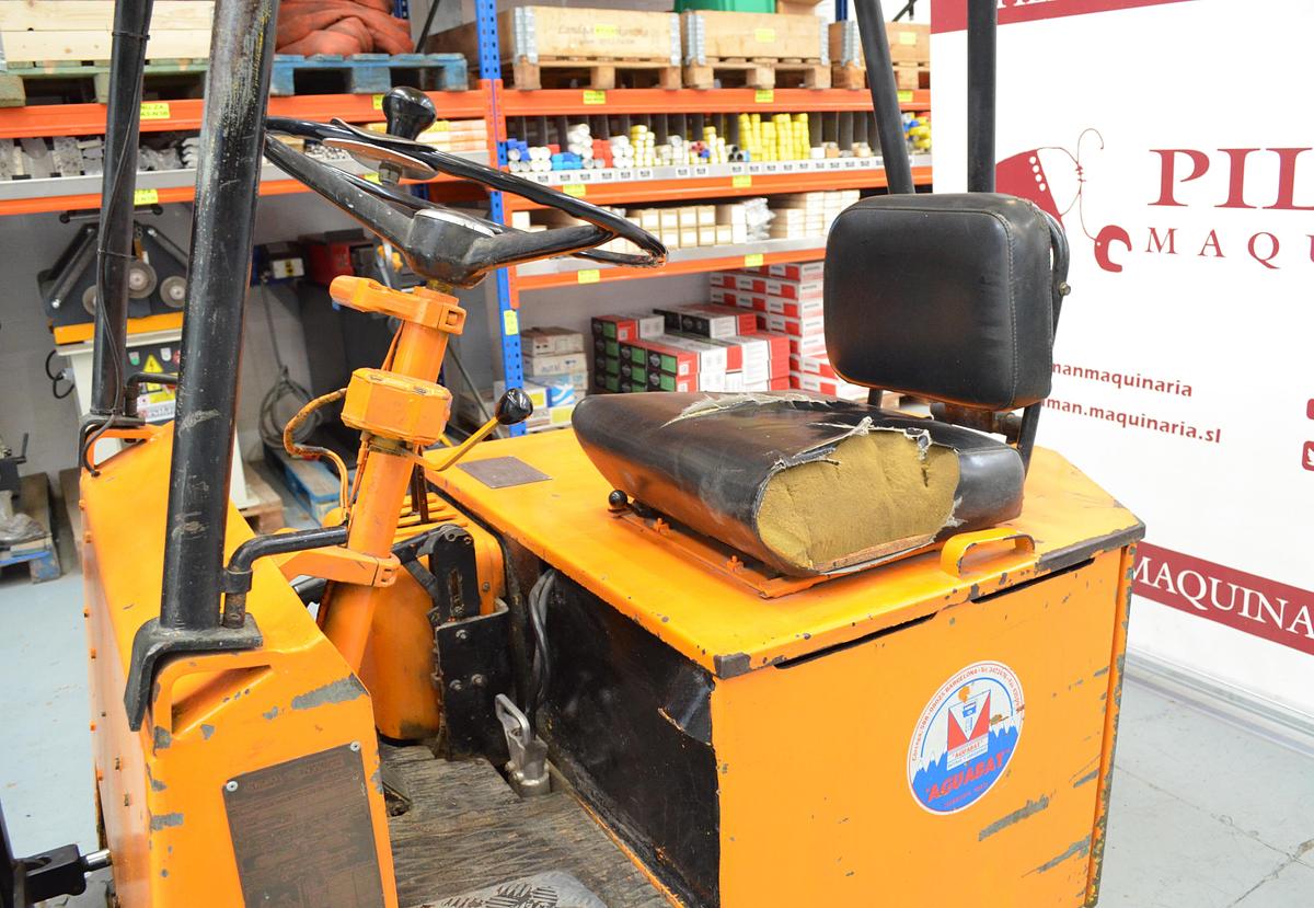 Usado Carretilla electrica FENWICK 1200kg JEP-105