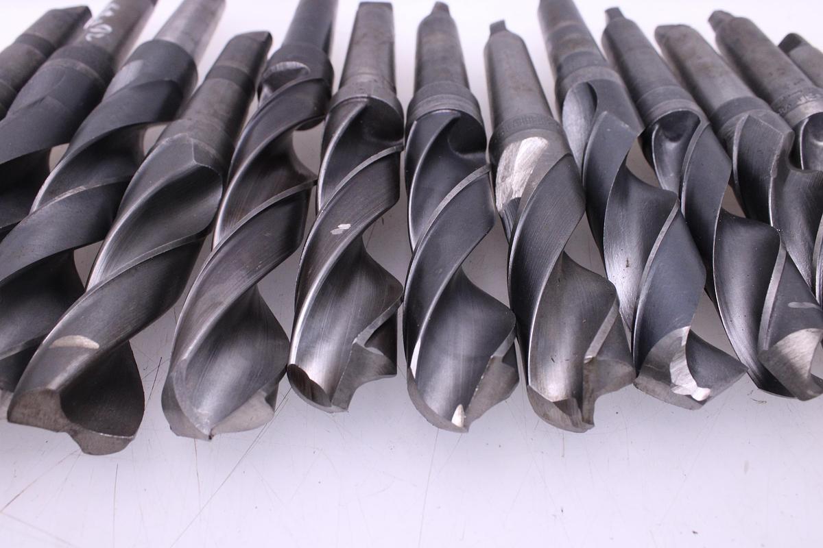 Usado Juego Brocas Metal 23,50 a 32mm Mango Cónico Morse MT3 - 28 Unidades