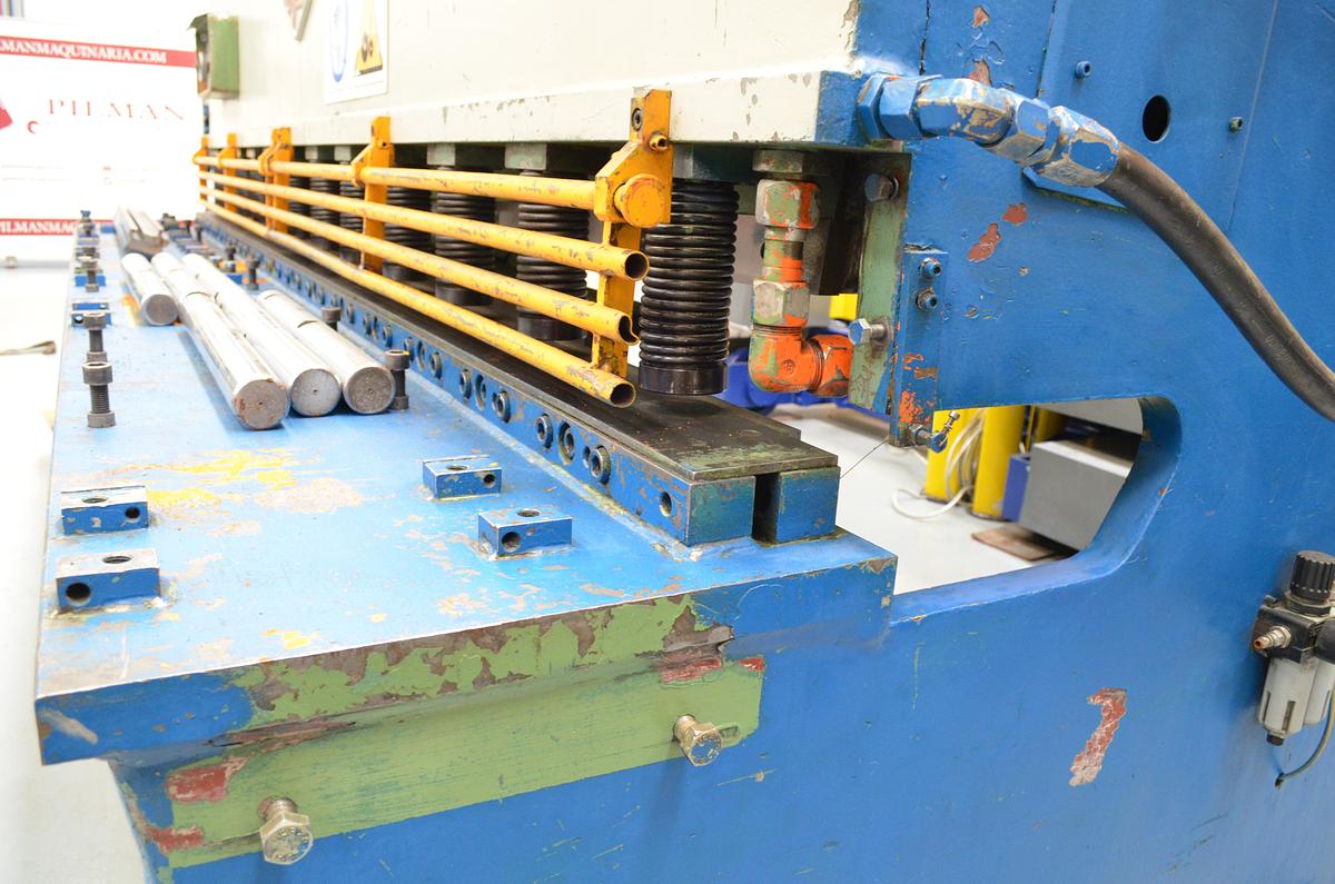 Usado Cizalla hidraulica pendular Ajial 3100x6mm