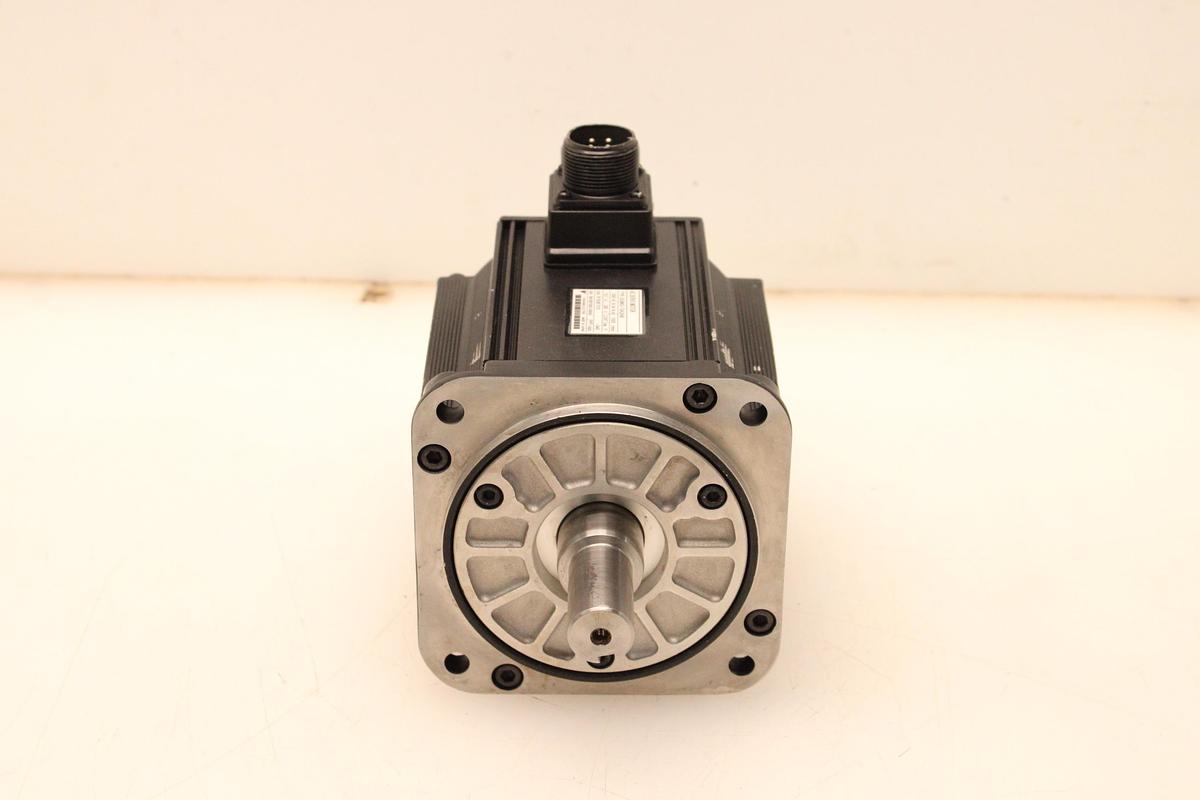 Usado Servomotor YASKAWA SGMG-13A2AB