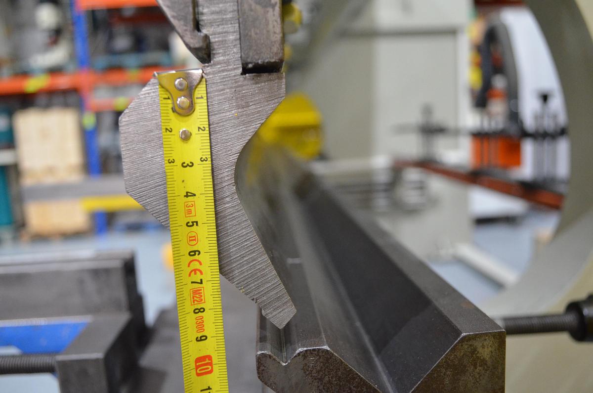 Usado Plegadora hidráulica Hidrogarne AP 4100x120tn