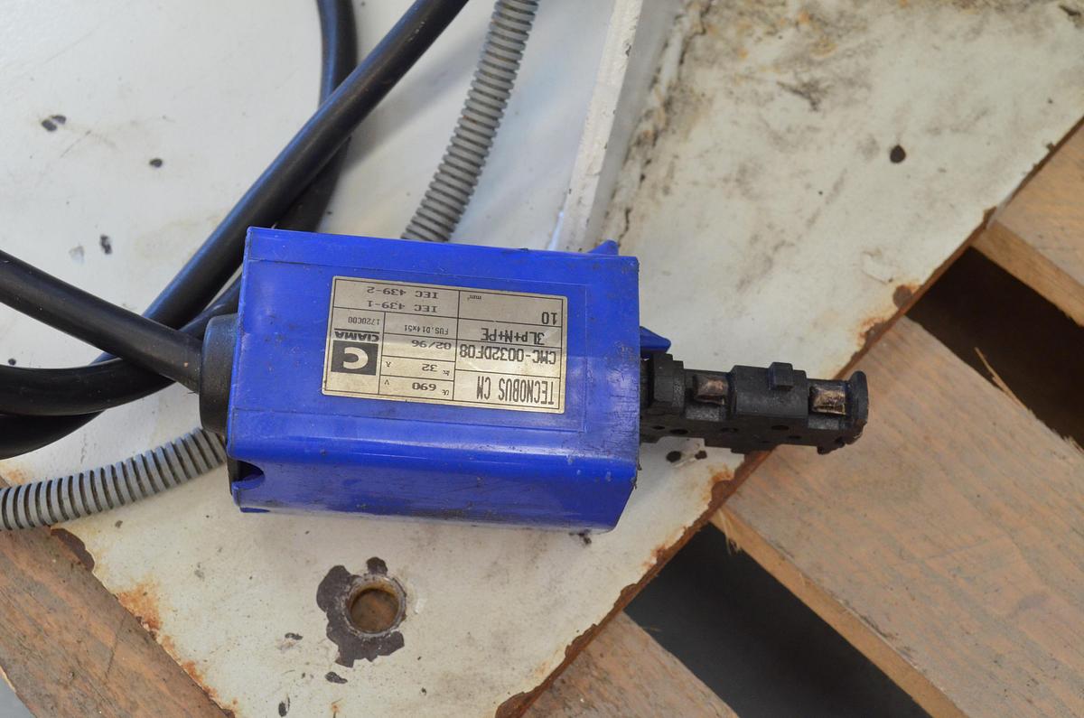 Usado Devanadora de fleje Segura Llunell DVM-2 VV PE