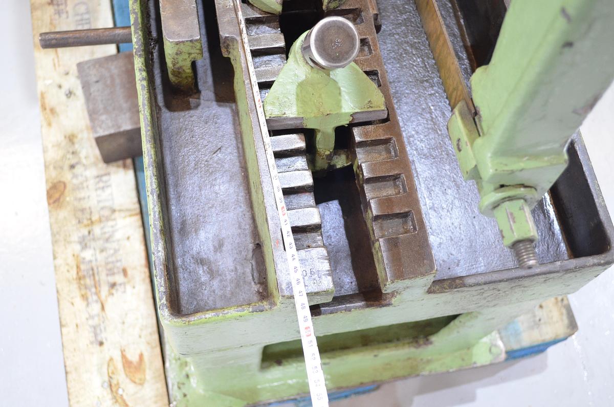 Usado Sierra alternativa UNIZ 18 pulgadas usada