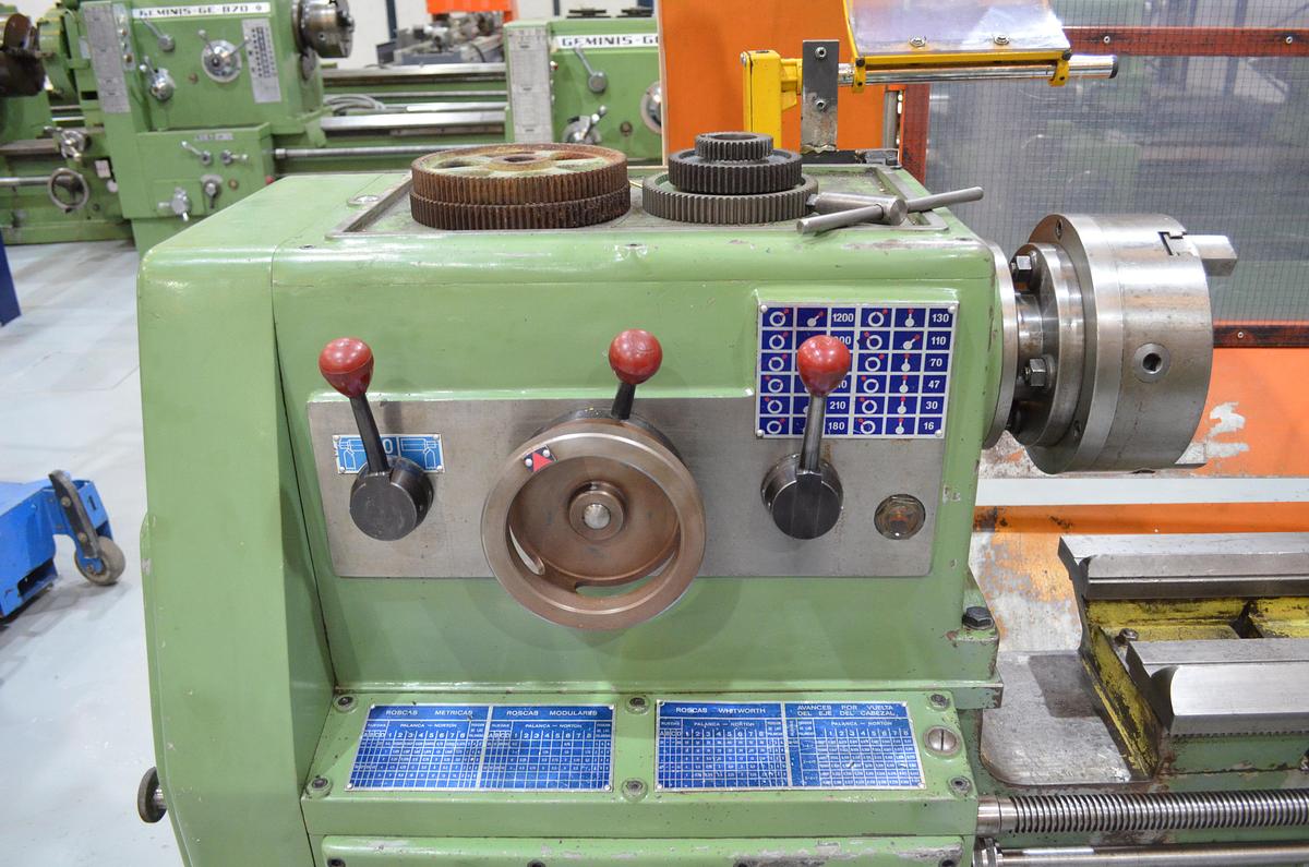 Usado Torno AP E-2 de 2.200mm e.p. con CE