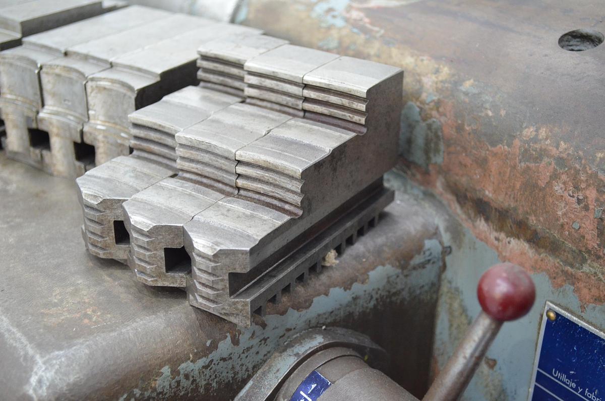 Usado Torno Amutio HB 575 - 1.000mm e.p