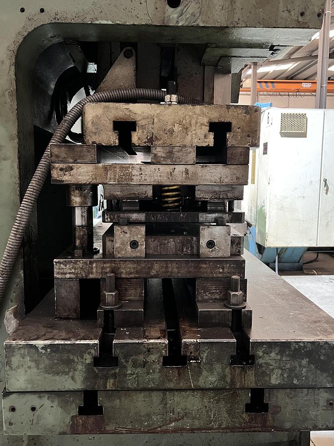 Usado Prensa excentrica AITOR ARMM-EF de 160tn Embrague Neumático