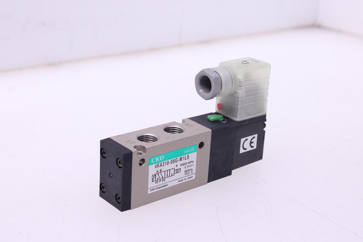 Usado Electroválvula CKD 4KA310-08G-M1LS-AC220V-ST