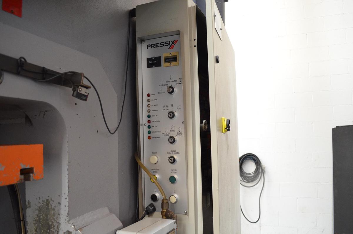 Usado Prensa excentrica PRESSIX 130CNR6 con tope