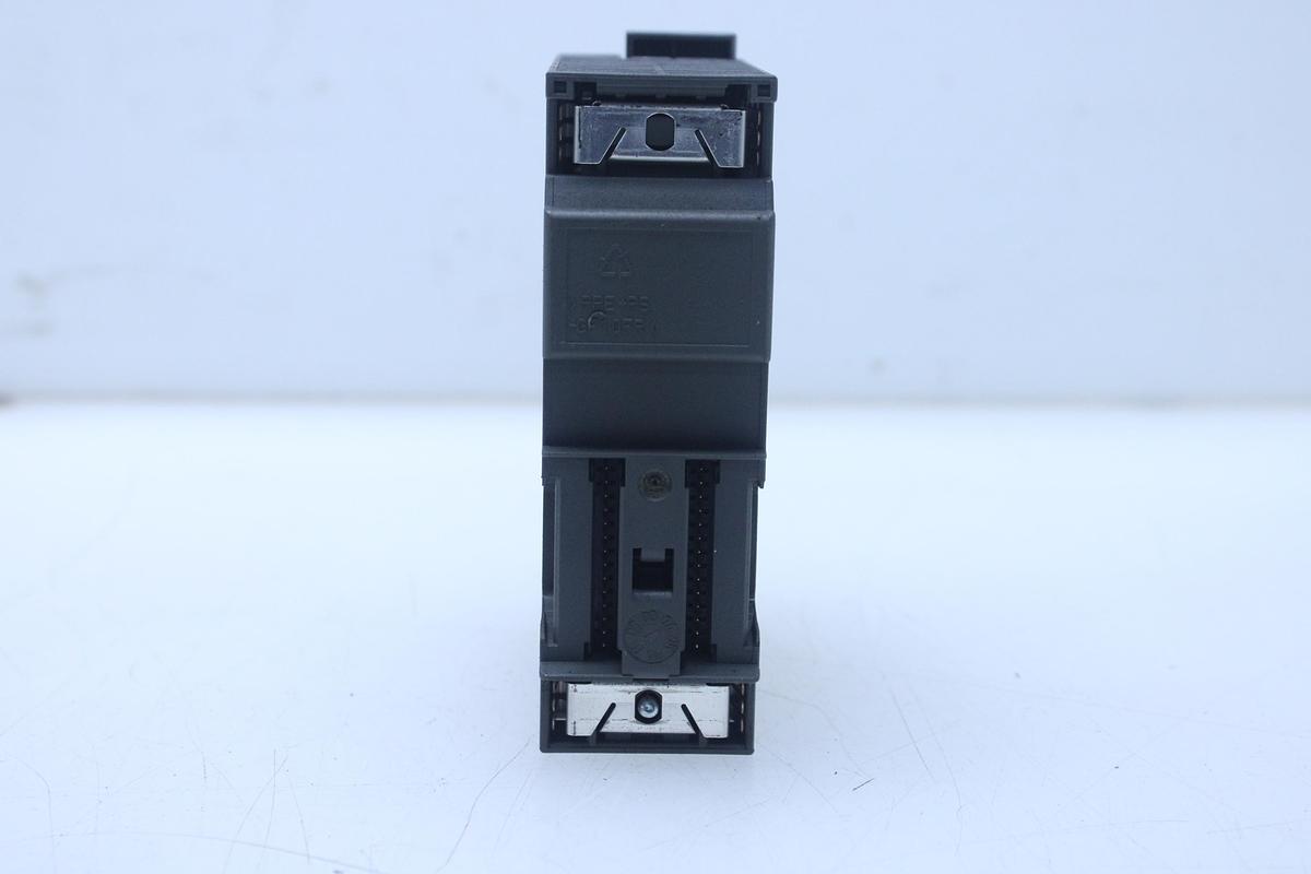 Usado Módulo E/S Digital Siemens 6ES7 323-1BH01-0AA0