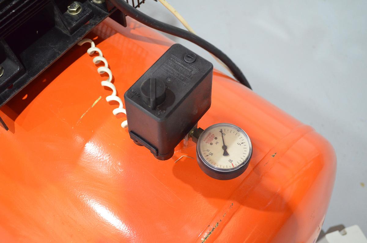 Usado Compresor pistón JOSVAL 5.5Hp 300L