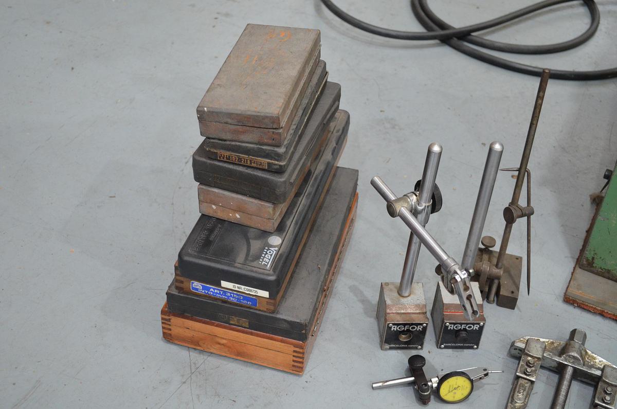 Usado Torno Pinacho L1-225  1650mm e.p. verde